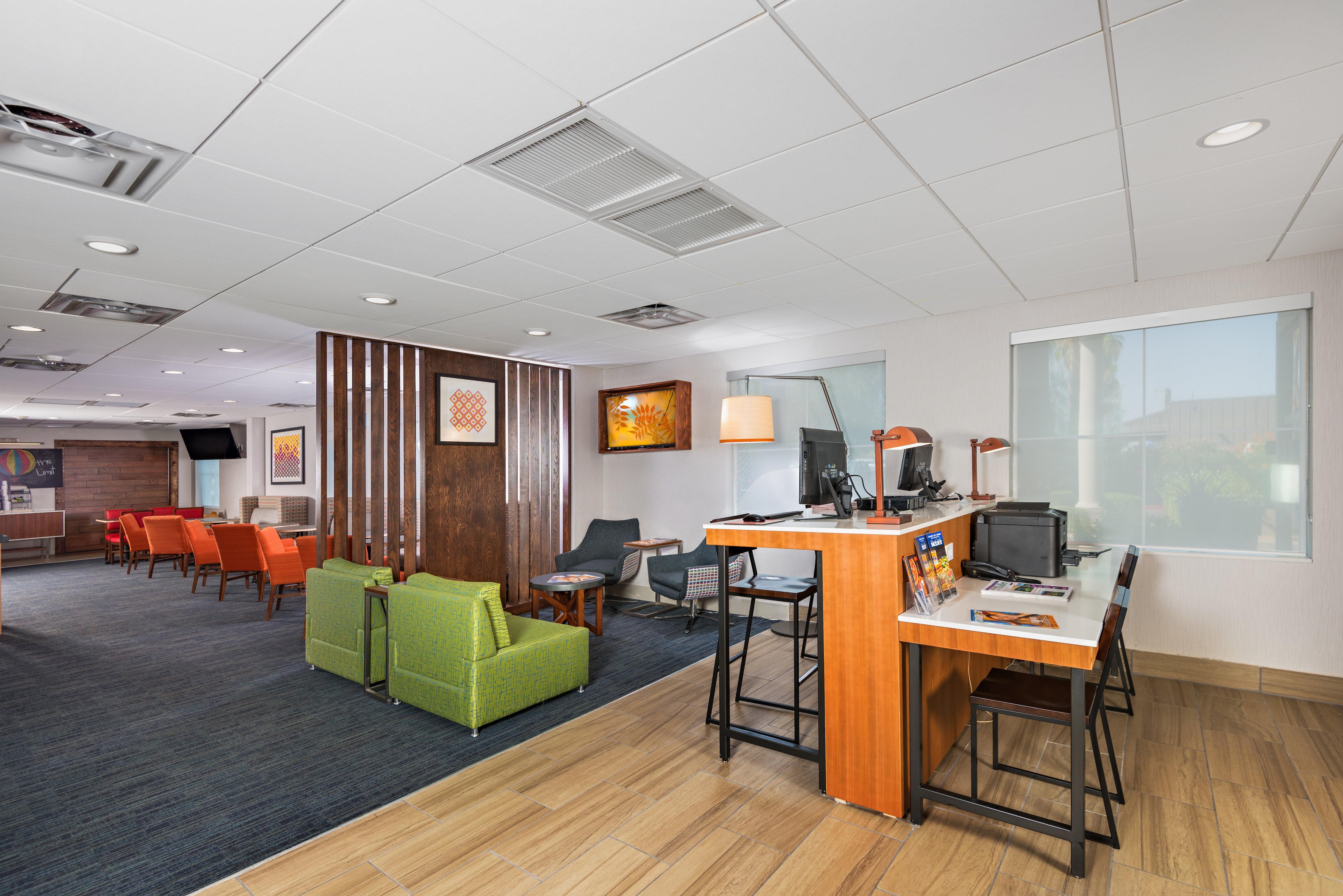 Holiday Inn Express Peoria North - Glendale By Ihg Exteriör bild