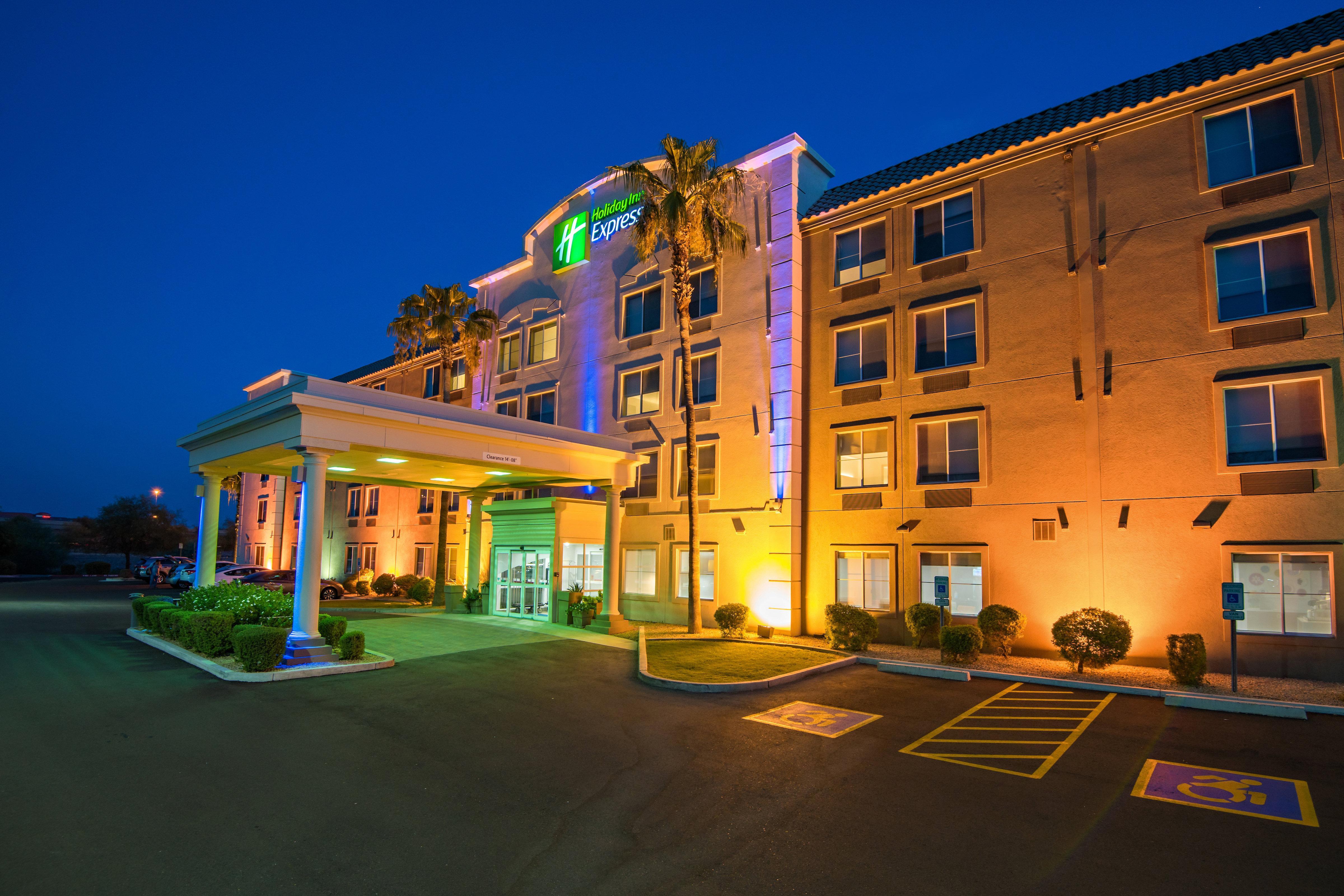 Holiday Inn Express Peoria North - Glendale By Ihg Exteriör bild