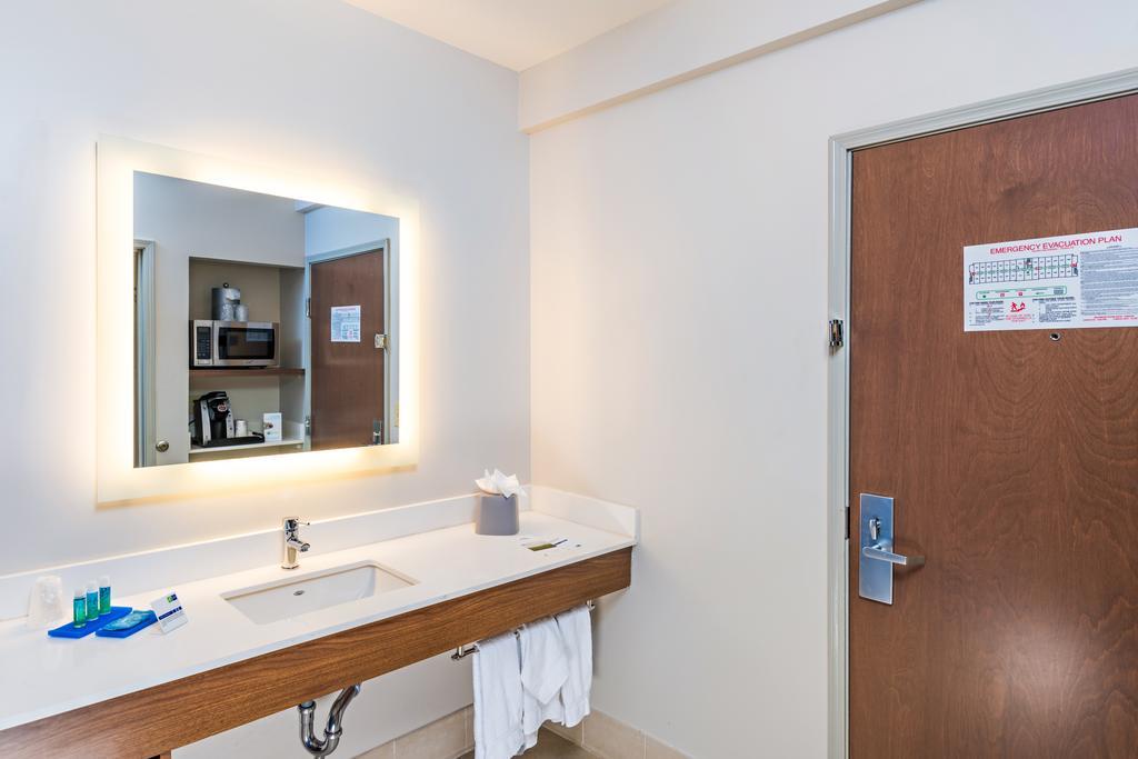 Holiday Inn Express Peoria North - Glendale By Ihg Exteriör bild
