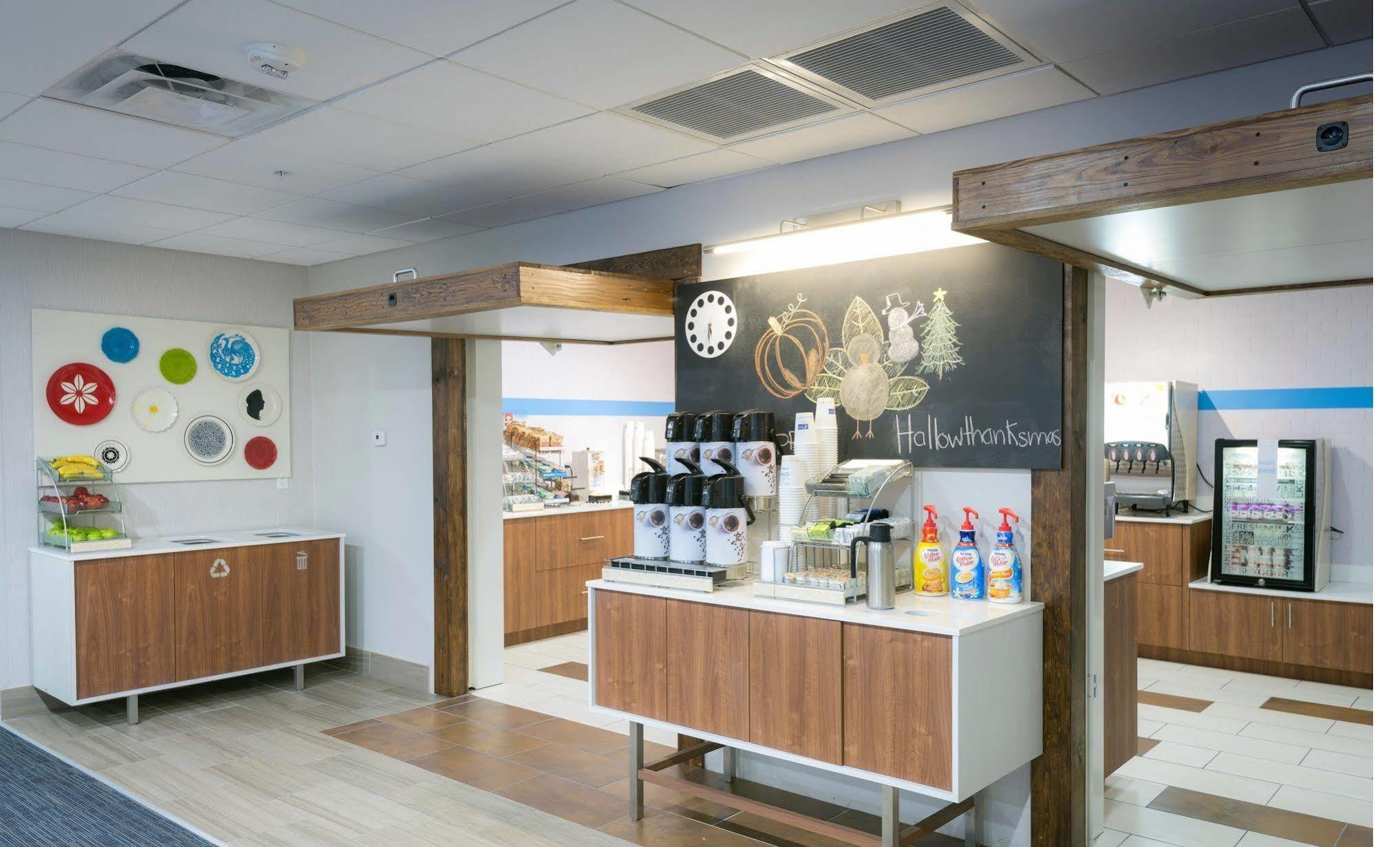 Holiday Inn Express Peoria North - Glendale By Ihg Exteriör bild